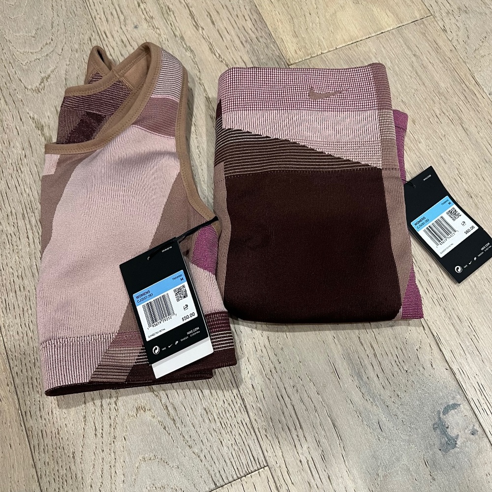 Nike Biker Short & Sports Bra Set
